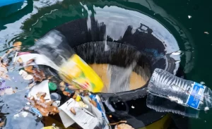 Sistema flutuante de coleta de lixo